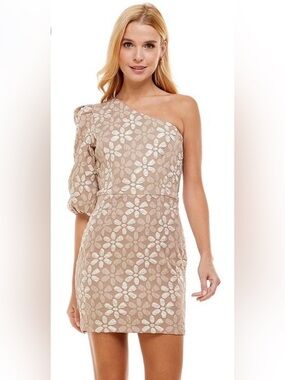 TCEC One-Shoulder Beige Dress with White Floral Lace